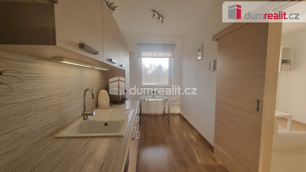 pronájem bytu 1kk s terasou a parkovacím stání - 10