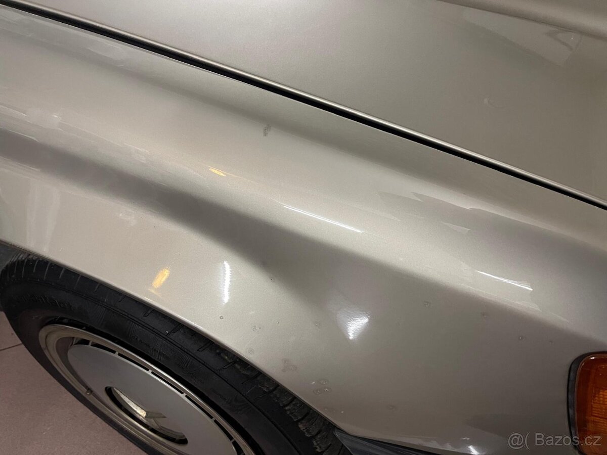 Mercedes-Benz 200E - 10