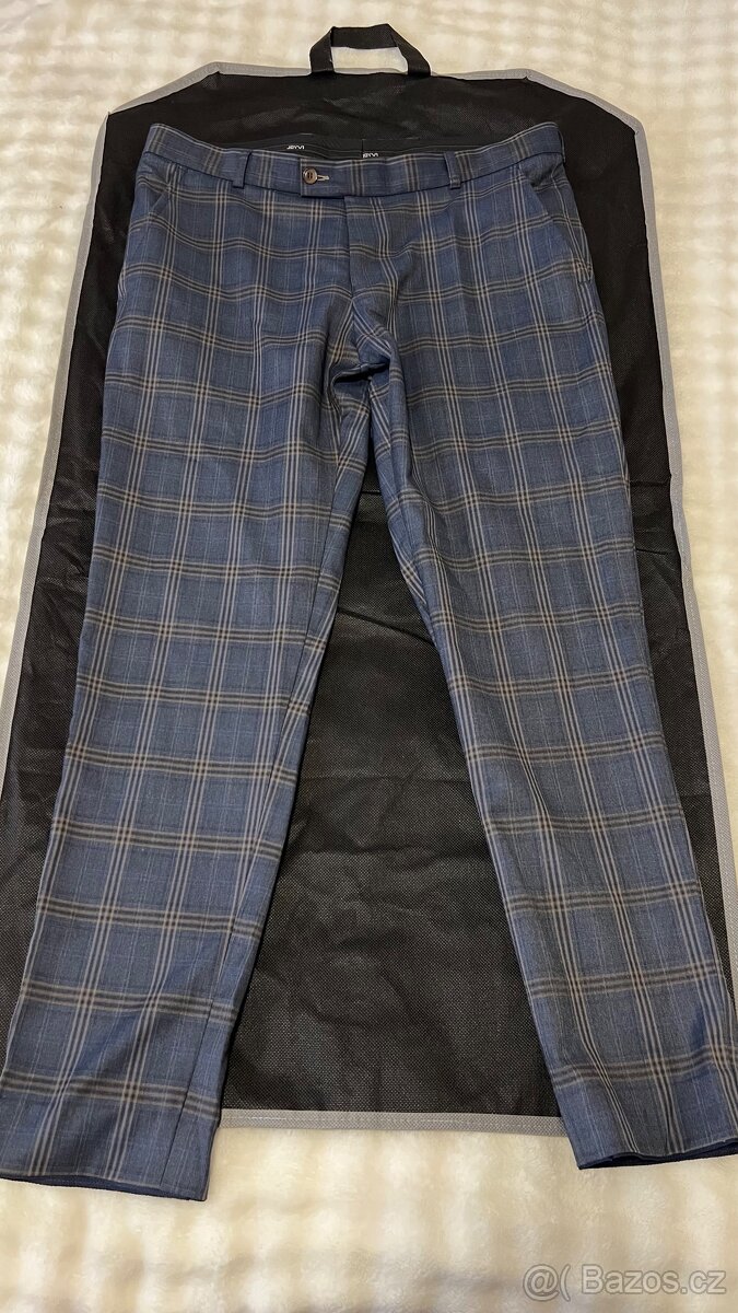 Prodám pánský oblek značky FERATT - 10