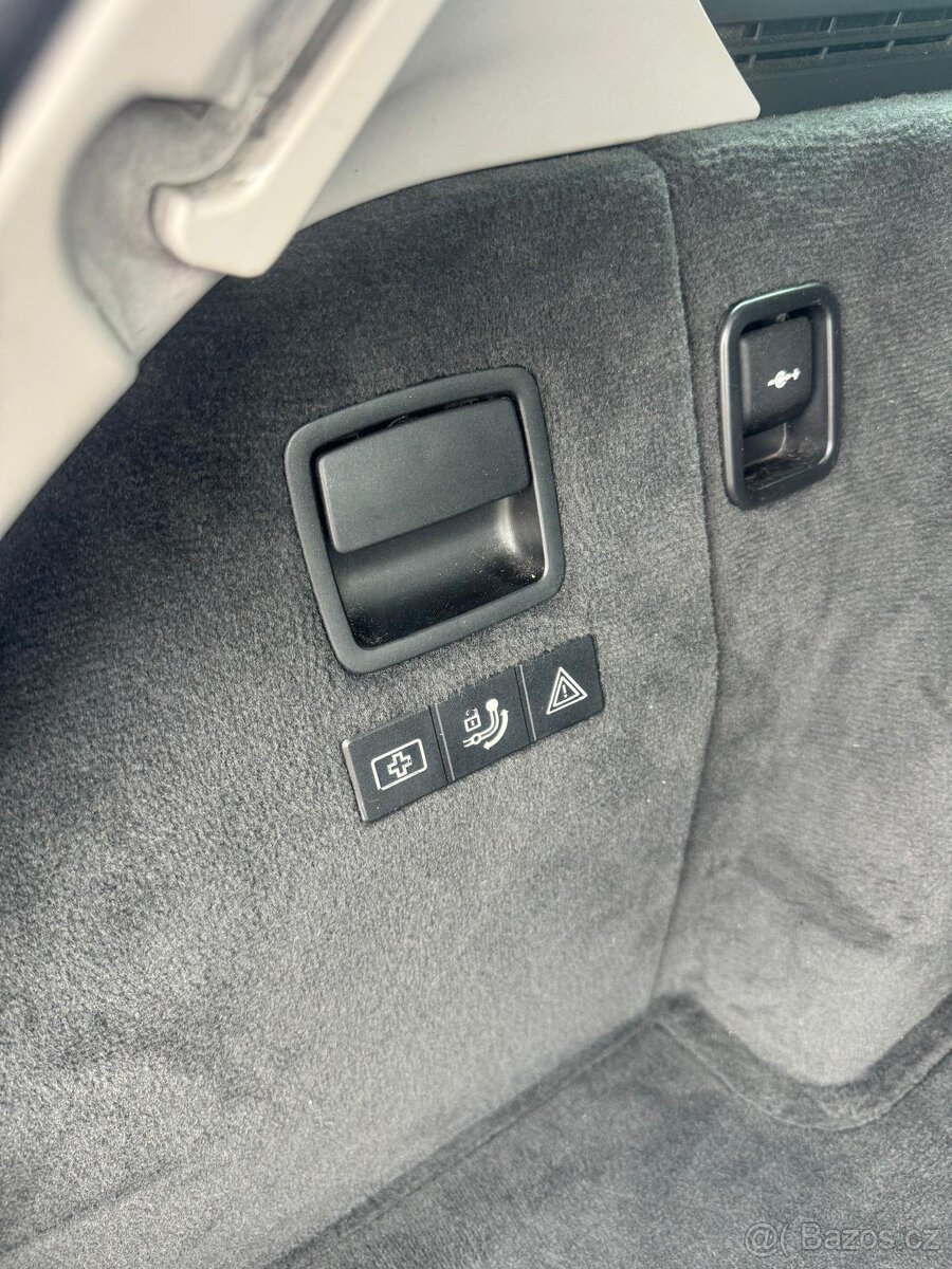 Prodám BMW 335ix e91 manuál - 10