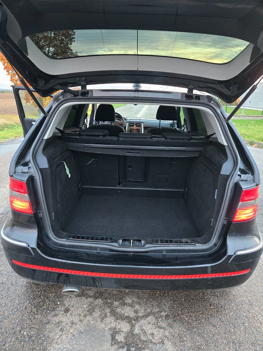 Mercedes-Benz B - 10