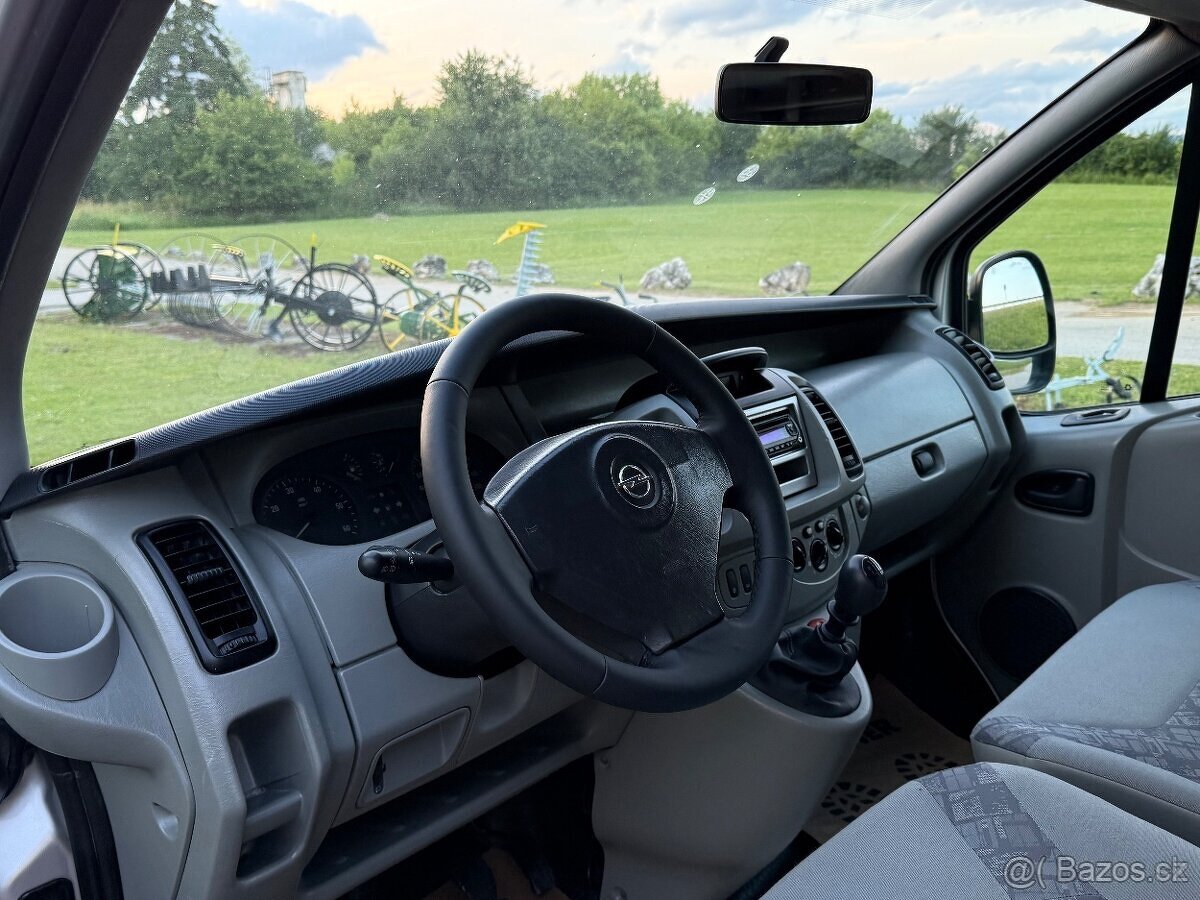 Opel Vivaro Life 2.5 Cdti 145ps • 9- miestný buss • - 10