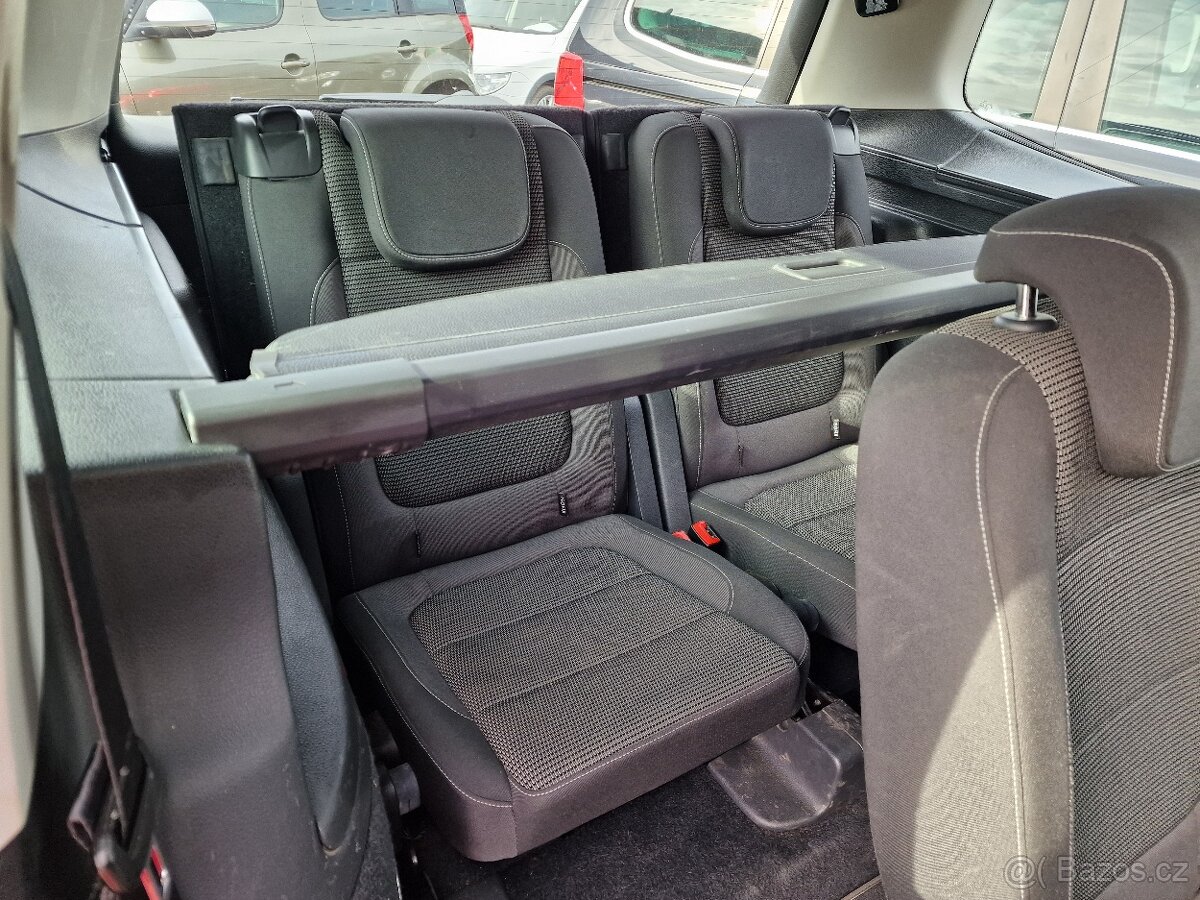 Volkswagen SHARAN 2,0TDI NAVIGACE TAŽNÉ 7MÍST - 10