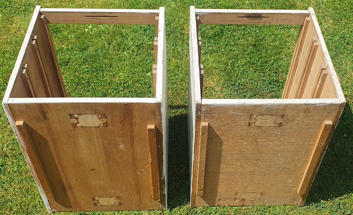 Set 2 ks suplikovych kontejneru pro stul - 10