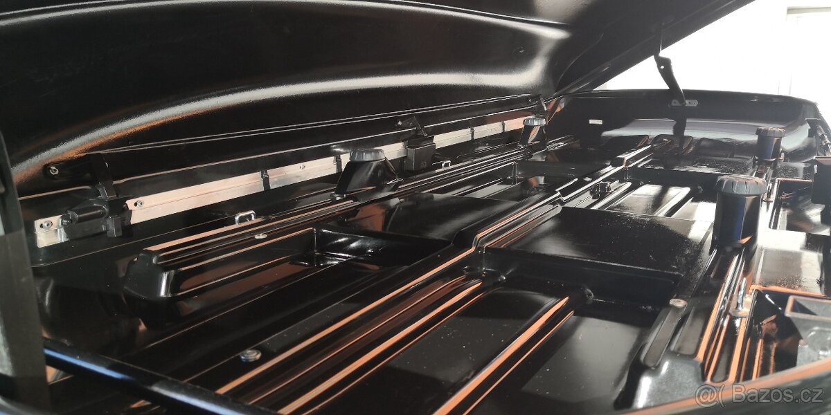 STŘEŠNÍ BOX THULE SPIRIT 820 - 10