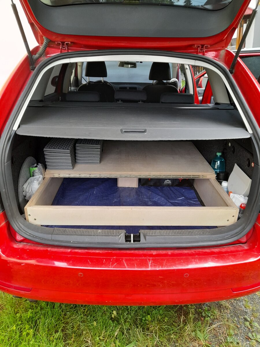 Spaci vestavba Skoda Octavia II Combi - 10