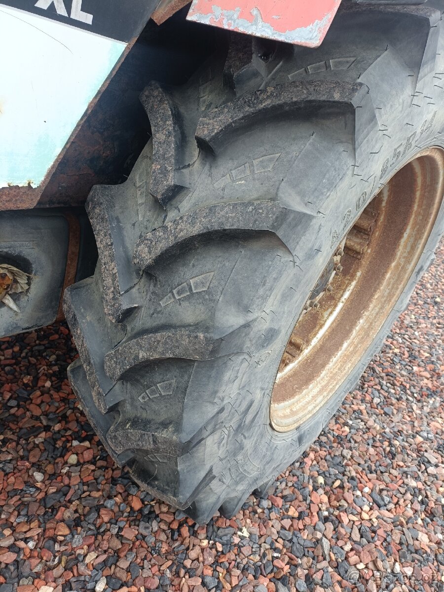 68kW/90PS Traktor CASE IH 4240 XLA, 4x4, 4-válec - 10