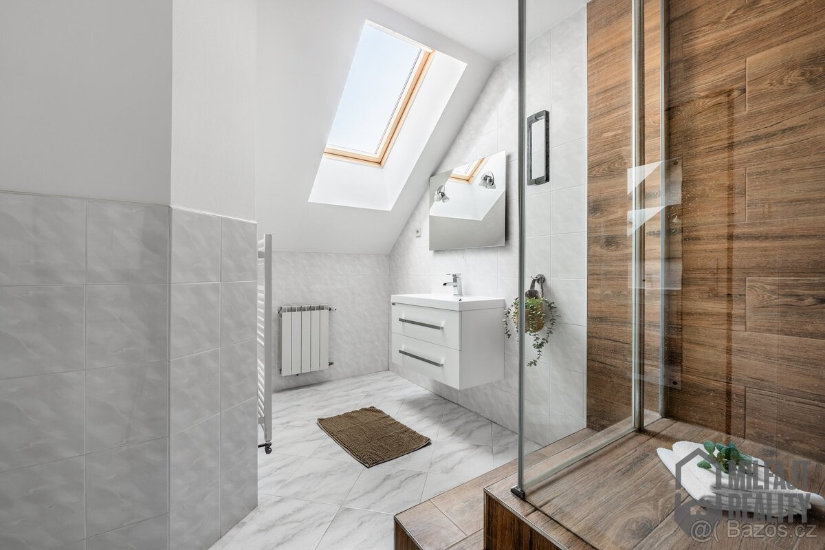 Dvougenerační RD (3+1, 4+kk), 2.135 m2 pozemek, Železný Brod - 10