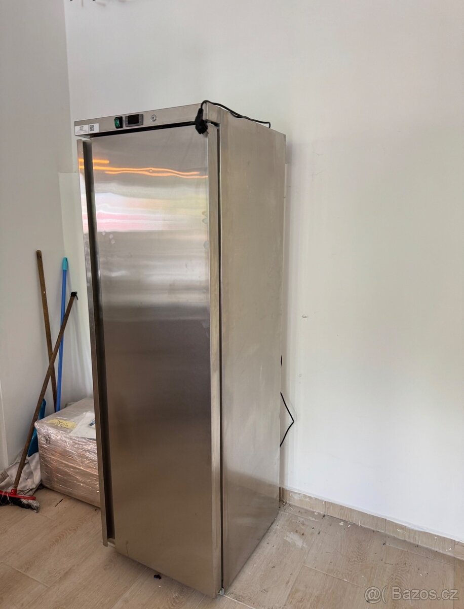 Pronájem kompletně vybavené restaurace – 200 m², 120 osobi - 10