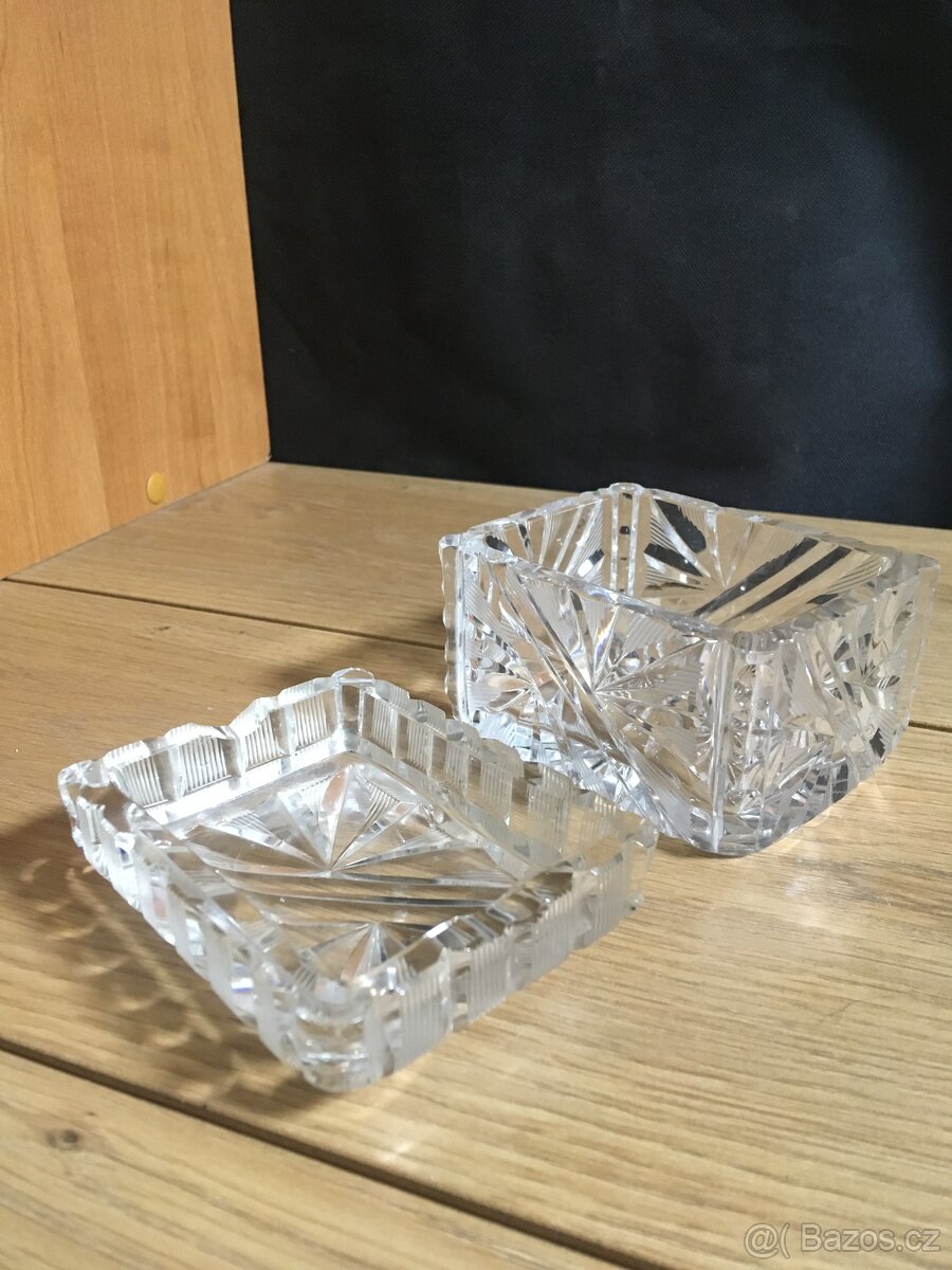 Broušená skleněná dóza malá 2x - 10