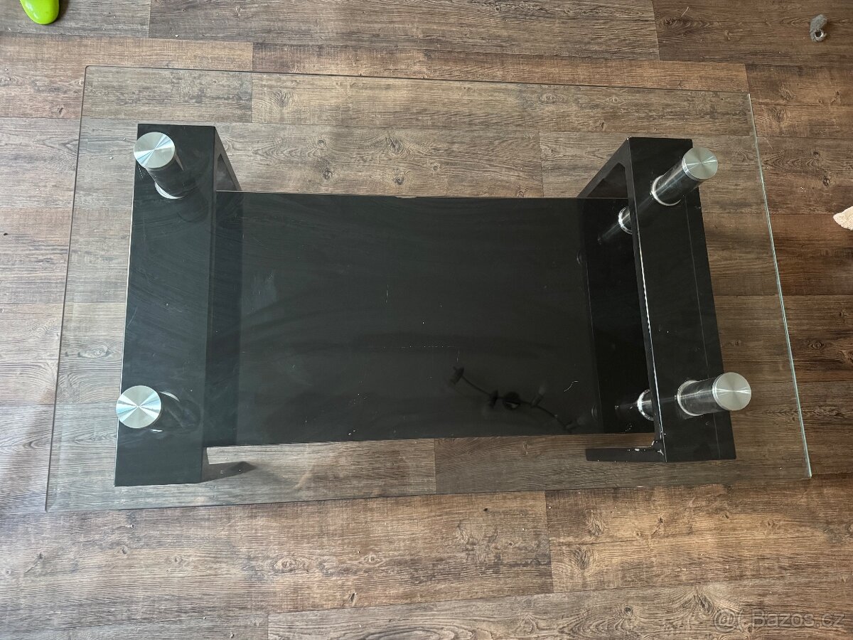 Skleněný konferenční stolek - 10