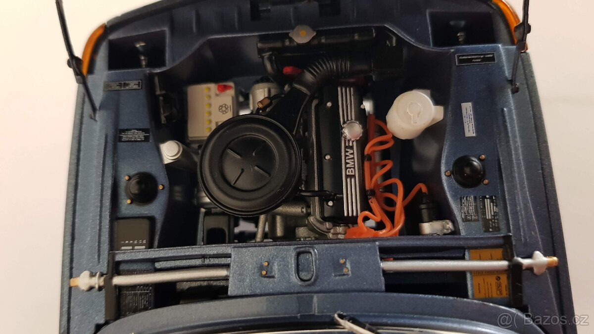 BMW 2002 Baur Cabriolet, AutoArt, 1:18 - 10