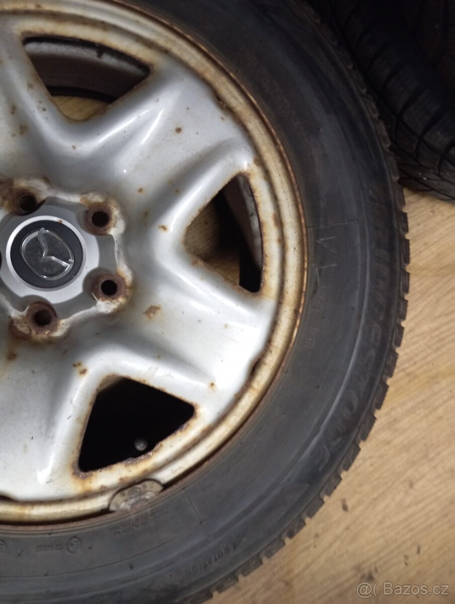 225/65/17 Bridgestone Blizzard - 10