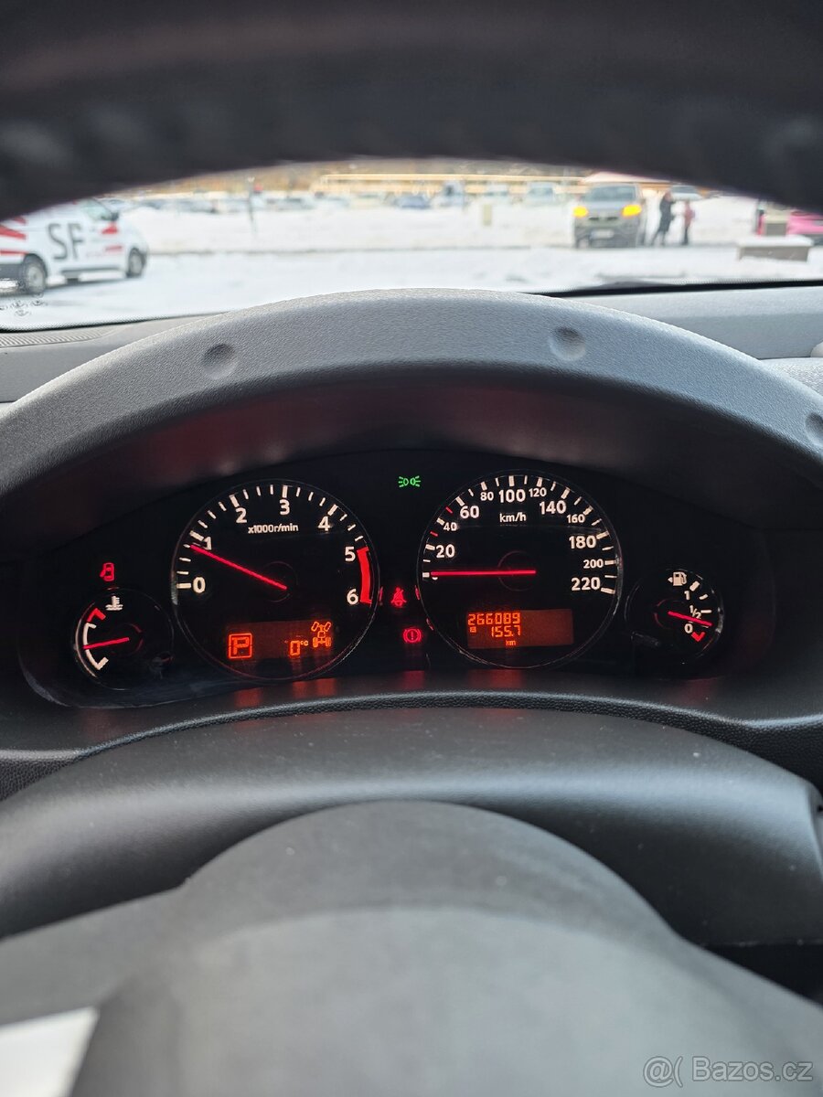 Nissan Navara 3.0D - 10