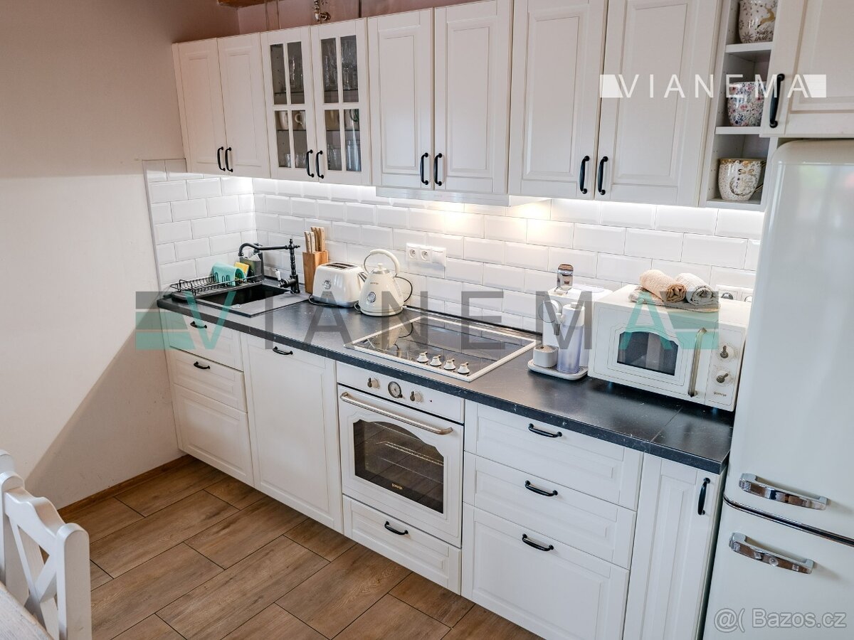 POUZE U NÁSWellness chata-soupisným číslem na hranici ČR/SR - 10