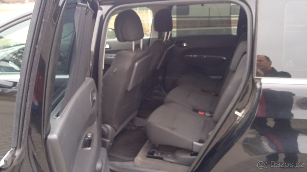 PEUGEOT 5008 1,6HDi82kw,rv11/2011,5-MÍSTNÉ,ALU,STK - 10