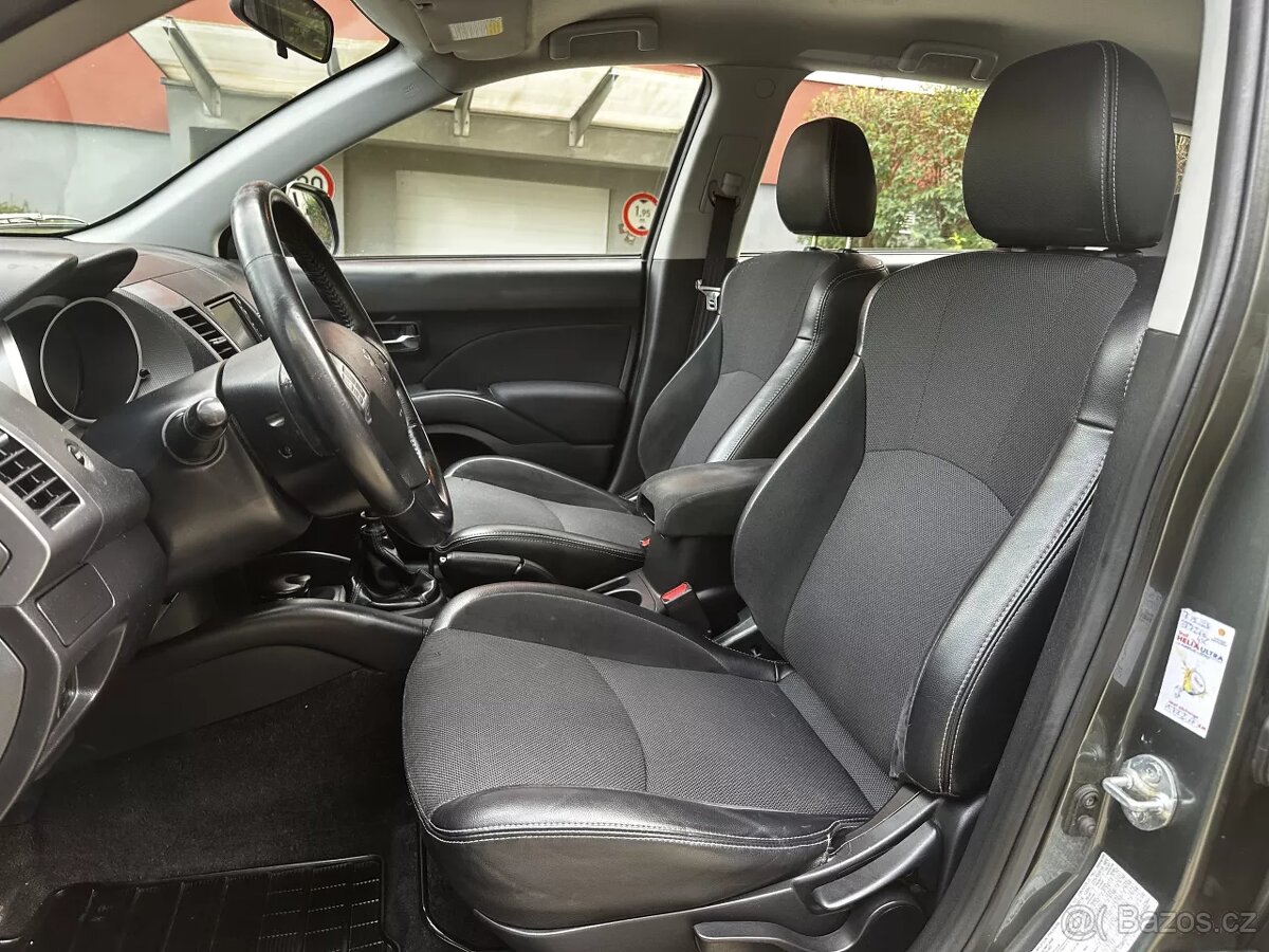 Peugeot 4007 2.2 HDi 4x4 SUV 7 míst Kůže Navi Tažné 2 tuny - 10