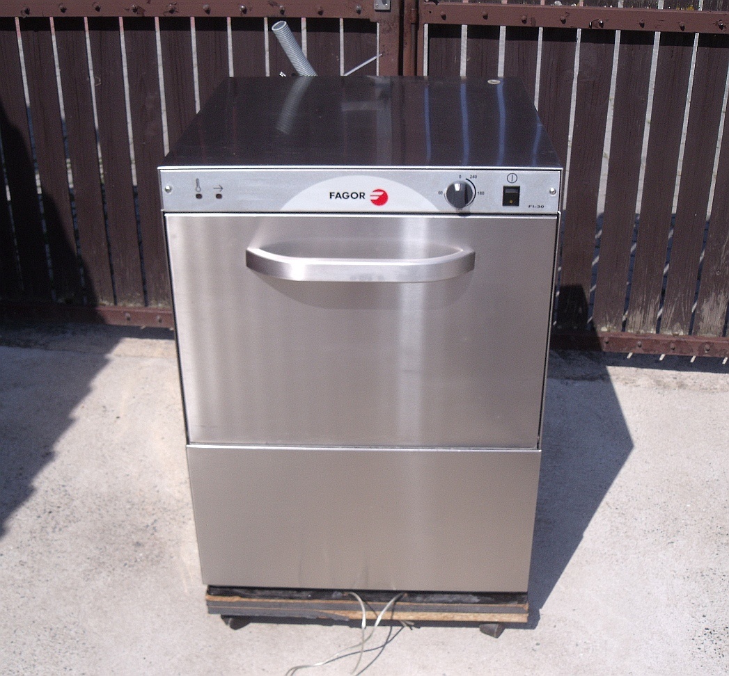 Myčka, Výrobník ledu. Nářezový stroj. Digitální váha. - 10