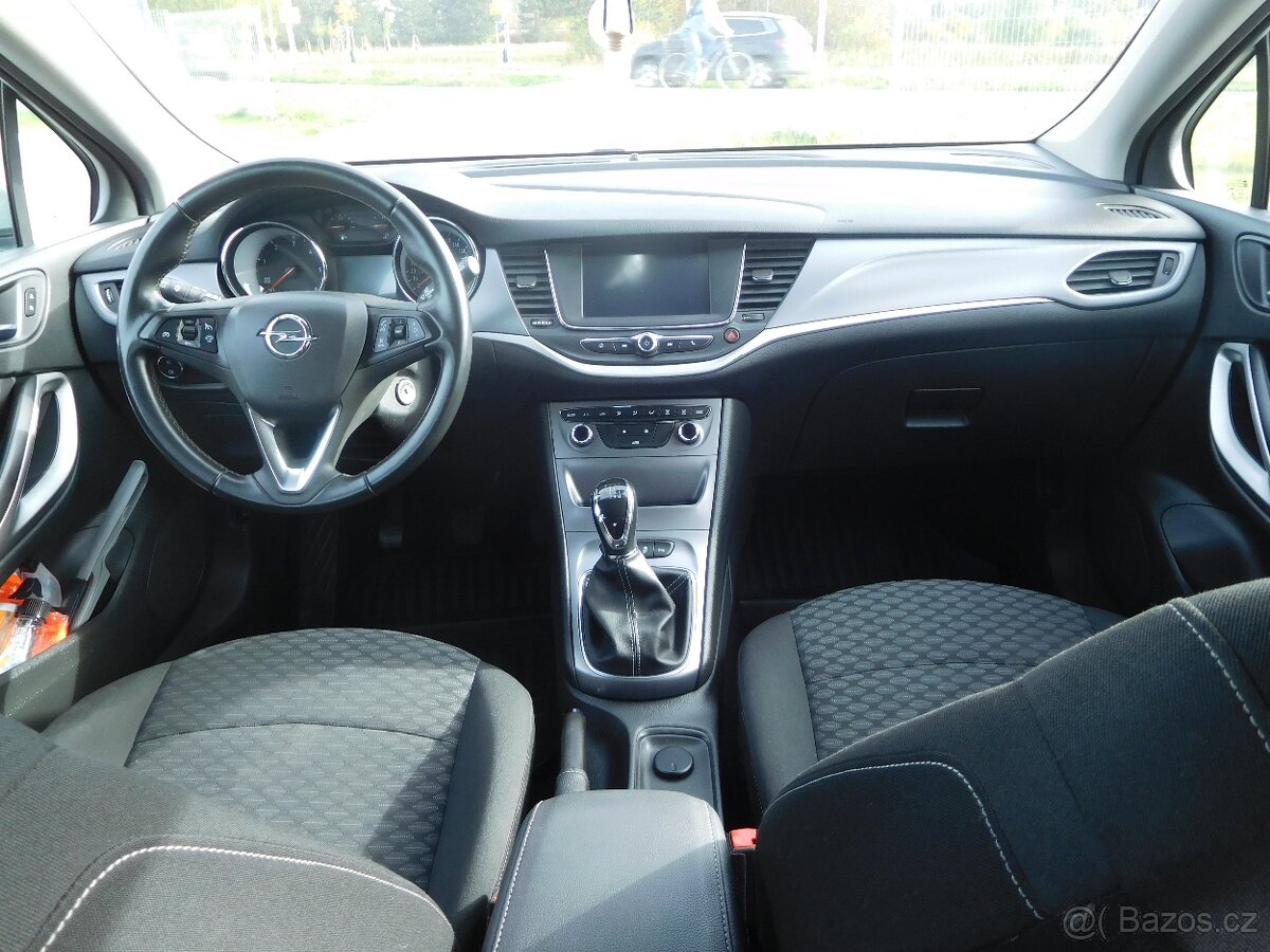 Opel ASTRA 1.6 CDTi Comfort, 81 kW, Klima, ČR - 10