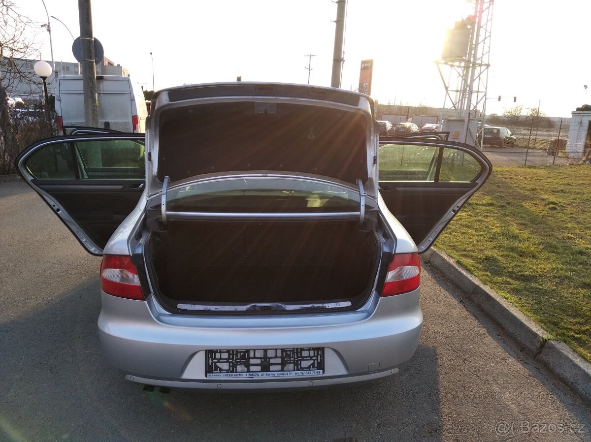 Škoda Superb 1.6 TDi-77kw - 10