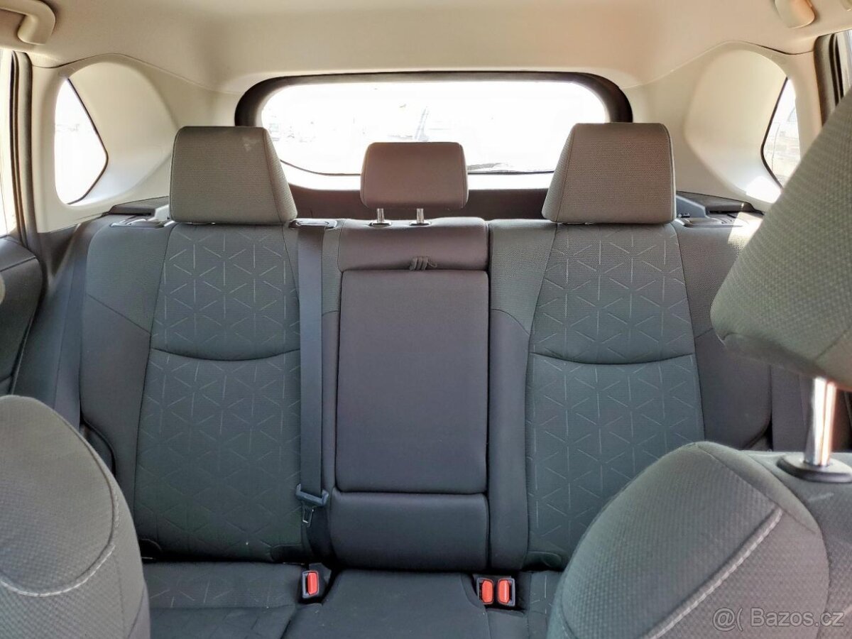 Toyota RAV4 XLE 2023 - 10