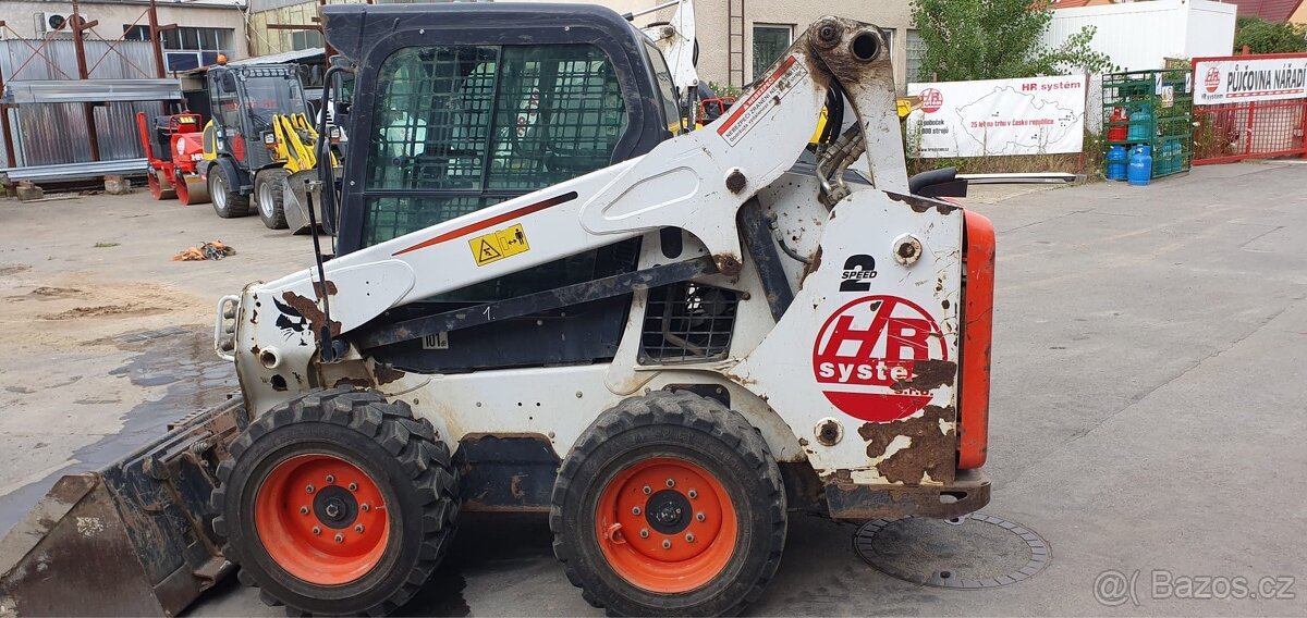 Bobcat smykový nakladač S530 - 10