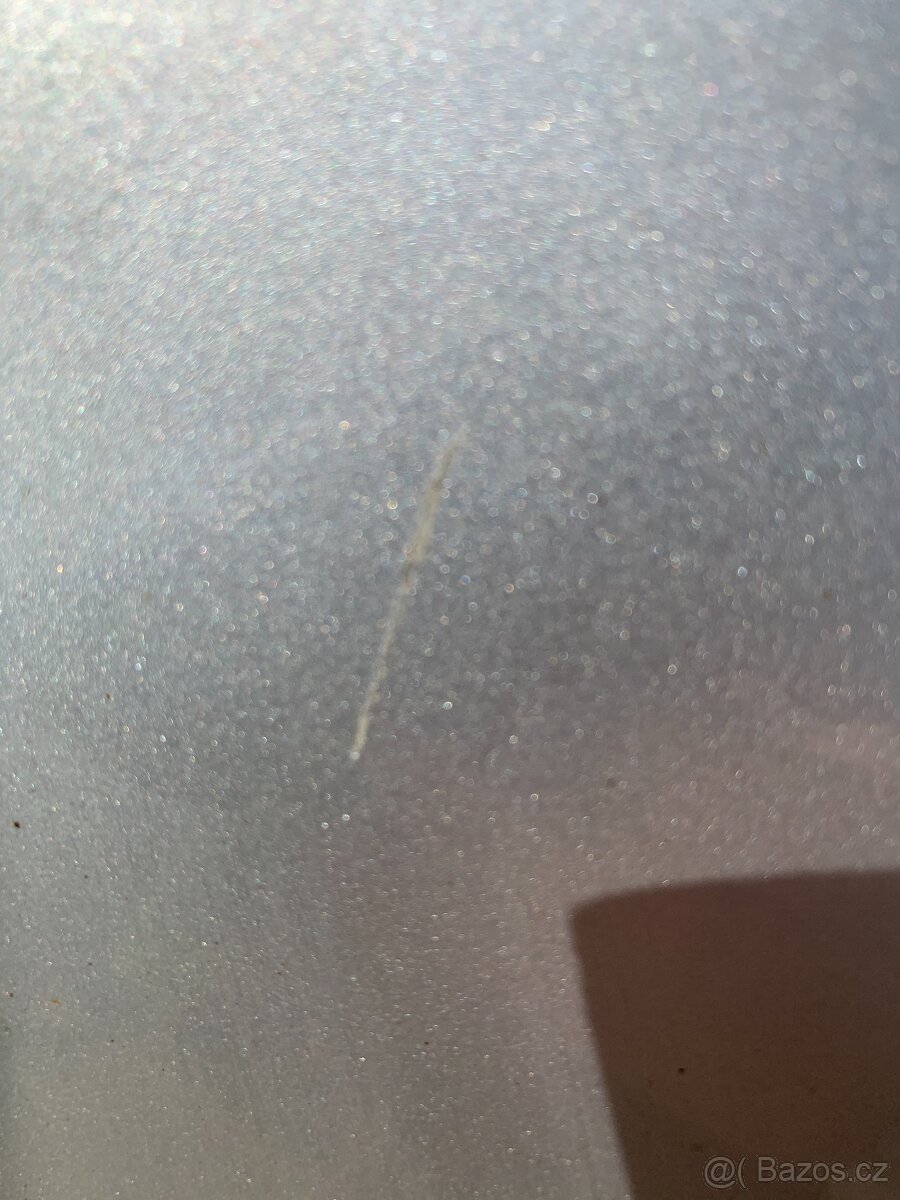 vw golf V 5 kapota stribrna haubna jetta - 10