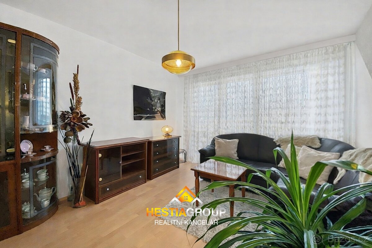 Prodej prostorného bytu s lodžií, 3+1 78 m², Pardubice - Pol - 10