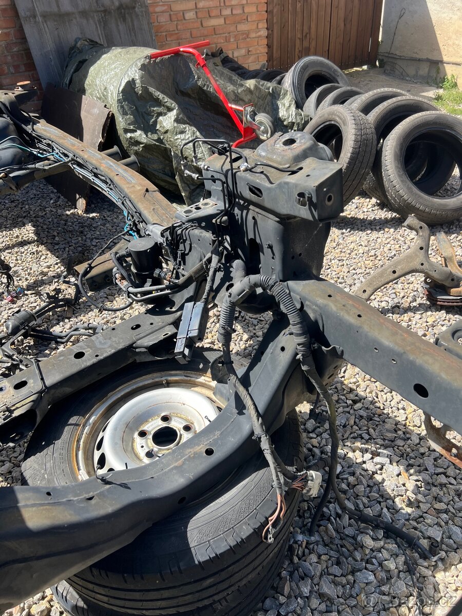 Volkswagen Amarok - 10