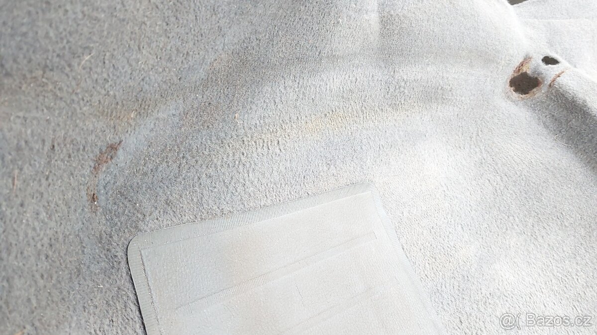 Ford Ranger: Koberec kabiny - 10