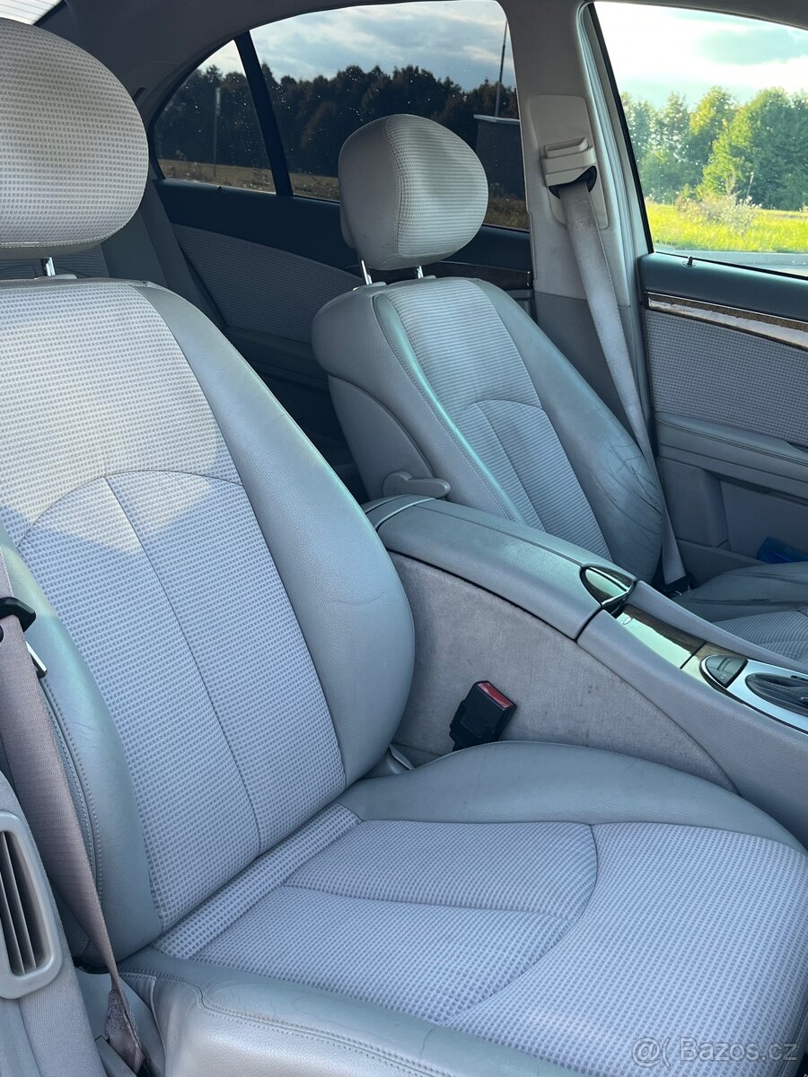 Mercedes-Benz W211 - 10