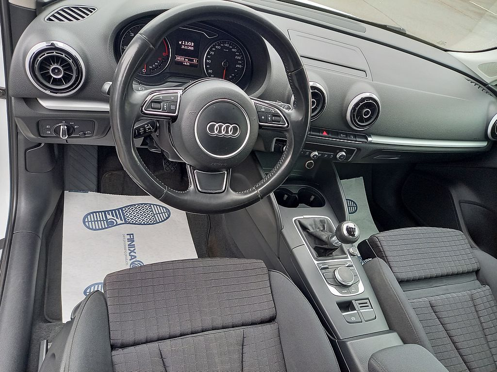 Audi A3, 1,6Tdi digiklima+navi+alu.kola - 10