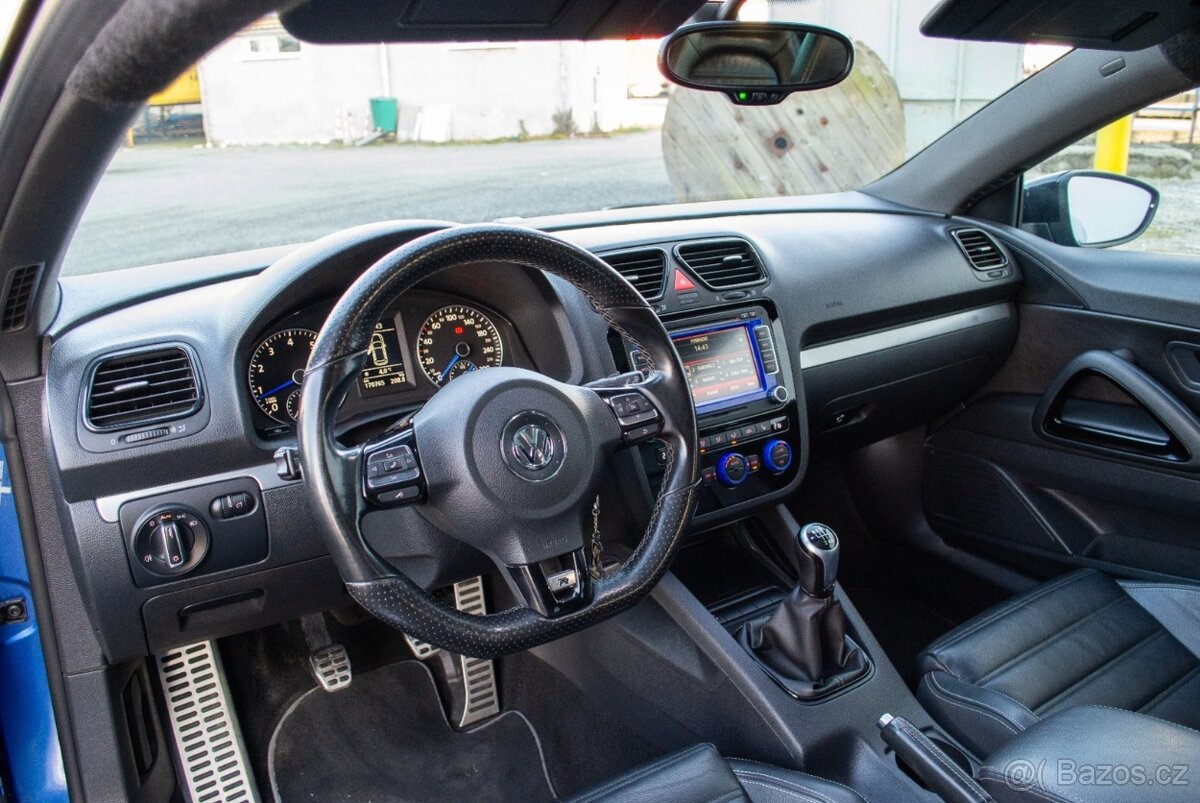Volkswagen Scirocco R 2.0 TSI - 10