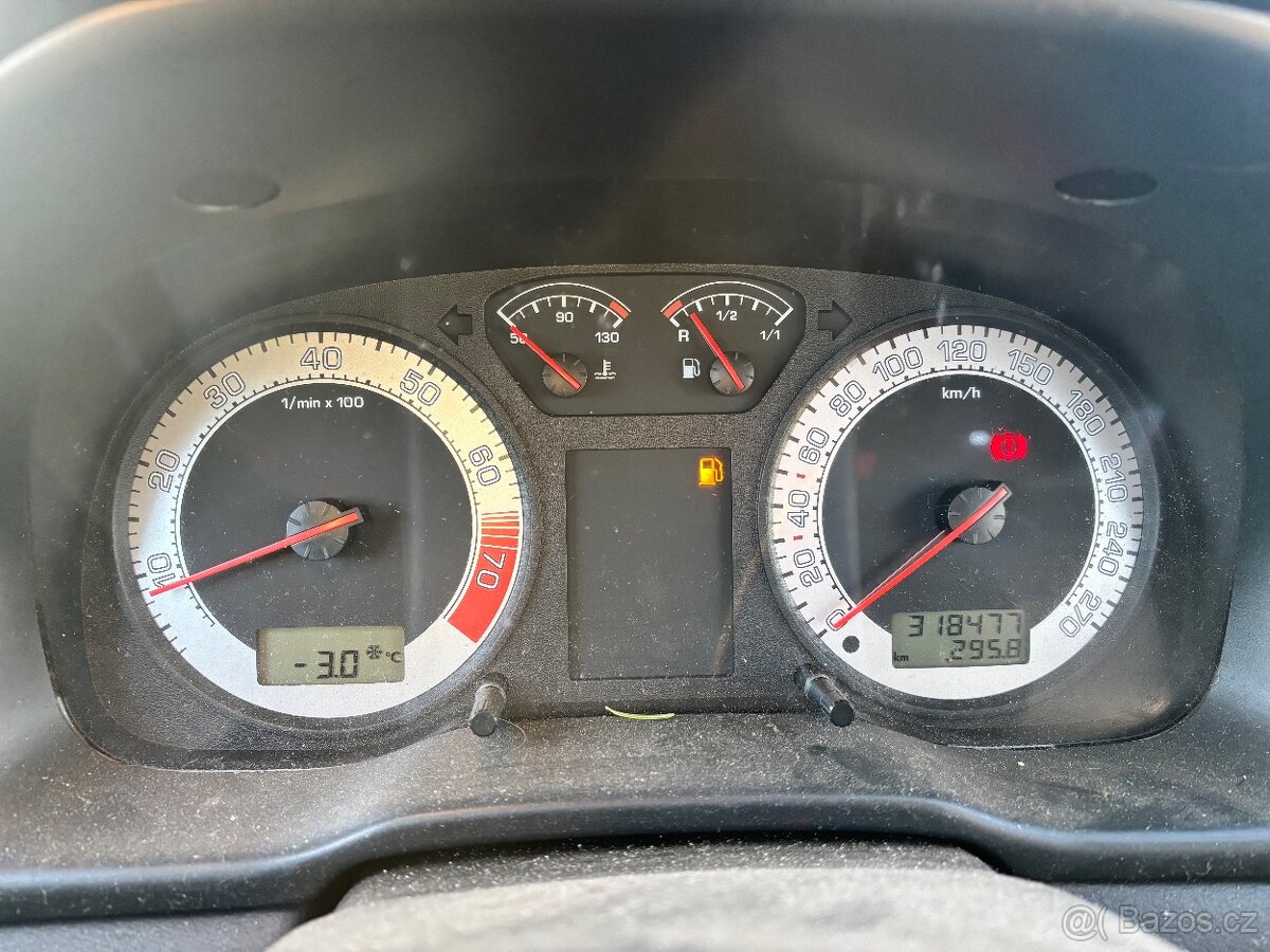 Škoda octavia 1 combi rs díly z vozu - 10