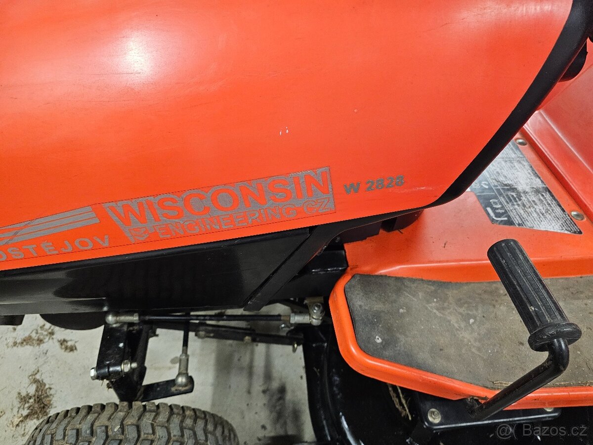 Zahradní traktor Wisconsin w2828 - 10