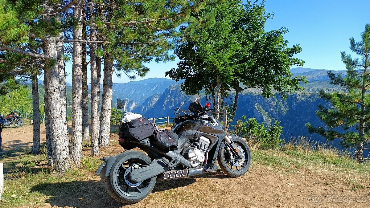 Cruiser LFC Benda 700 - 10