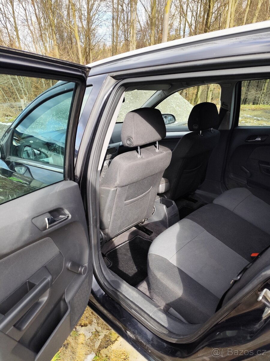 Opel Astra Caravan 1.6 - 10