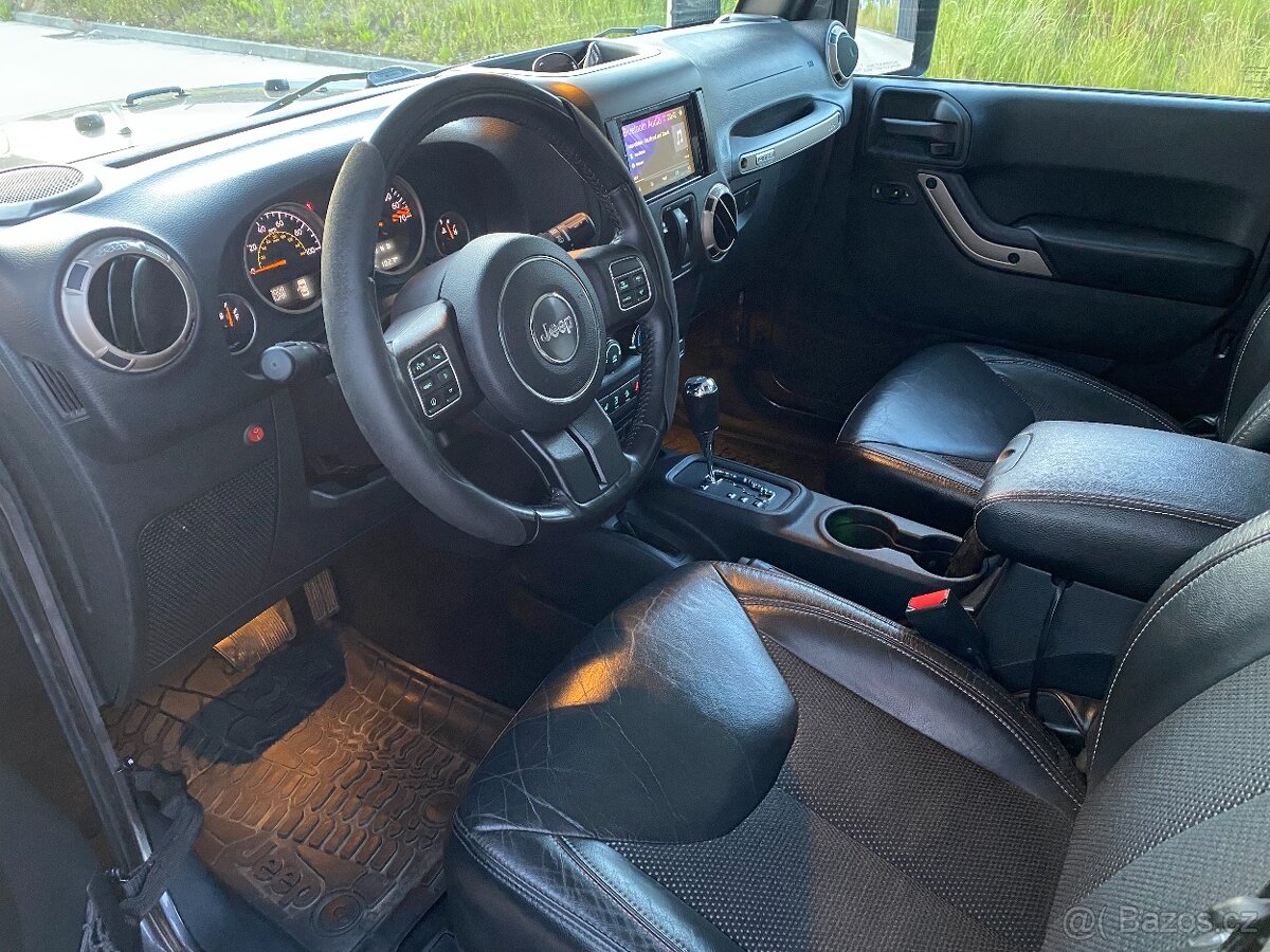 Jeep Wrangler 75th Anniversary Edition - 10