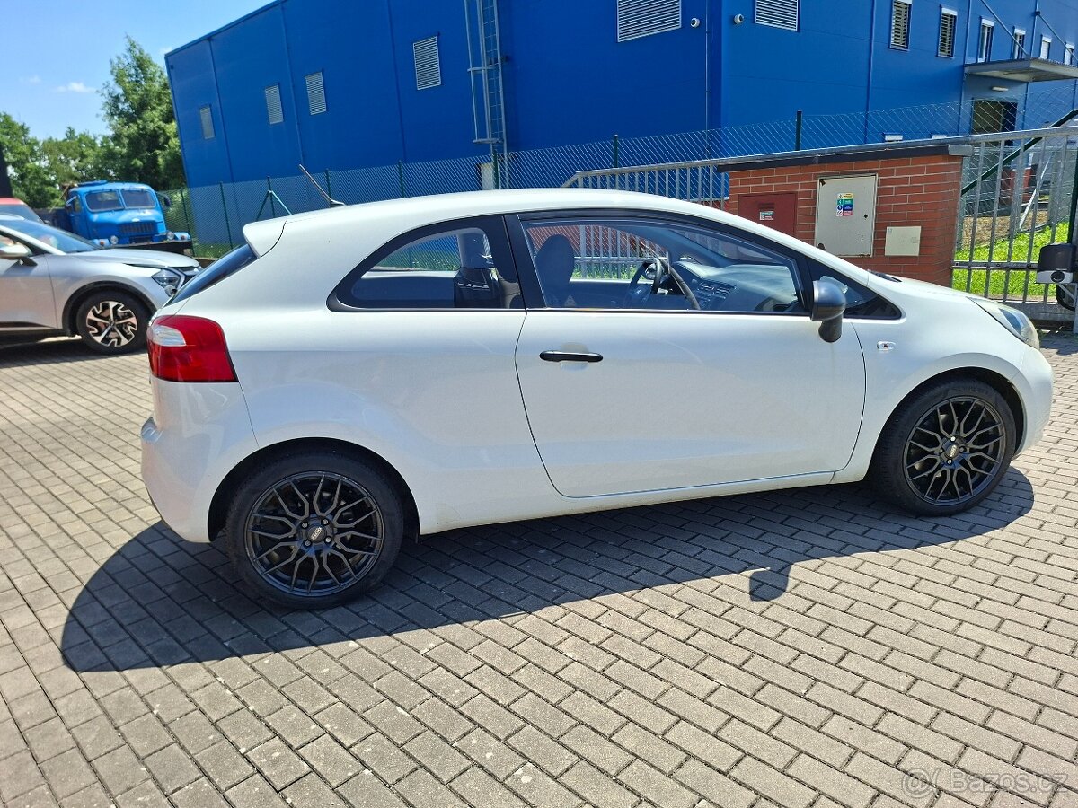 Kia Rio 1,4 CRDi - 10