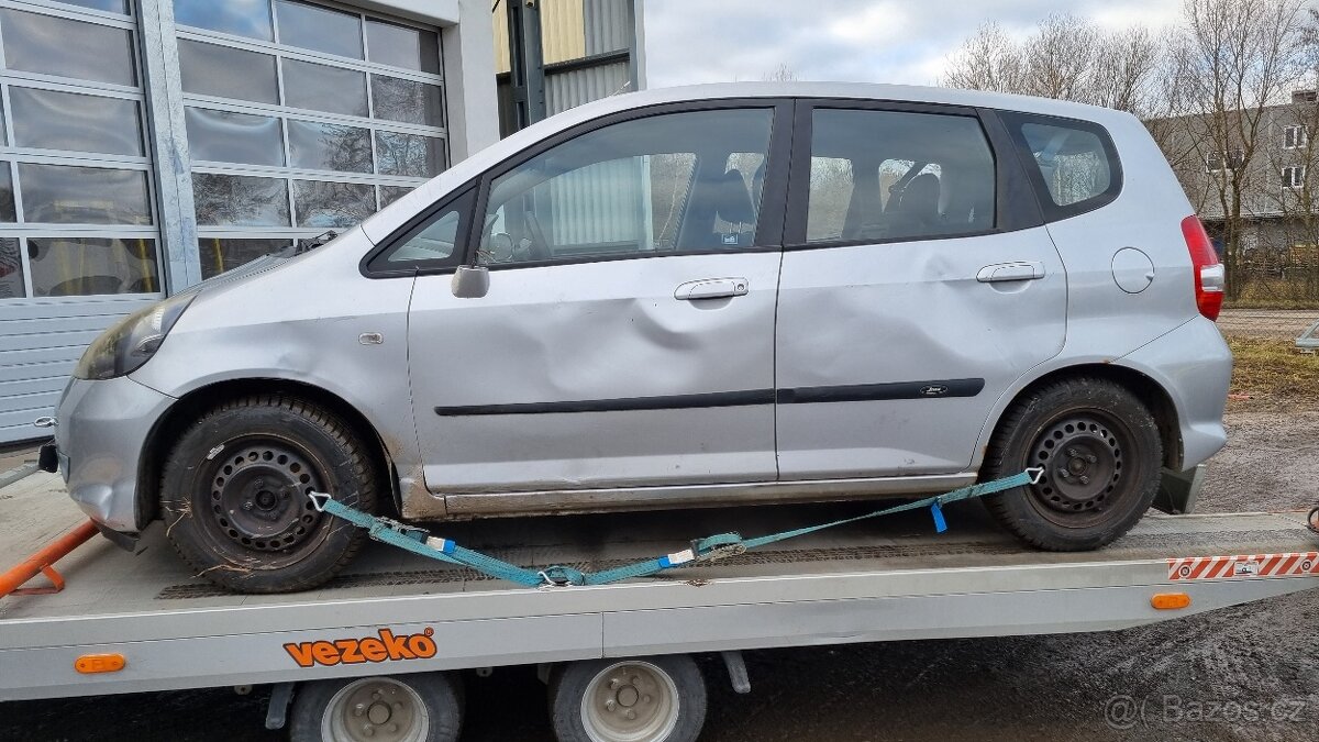 Honda jazz na náhradní díly rv. 2005 - 10