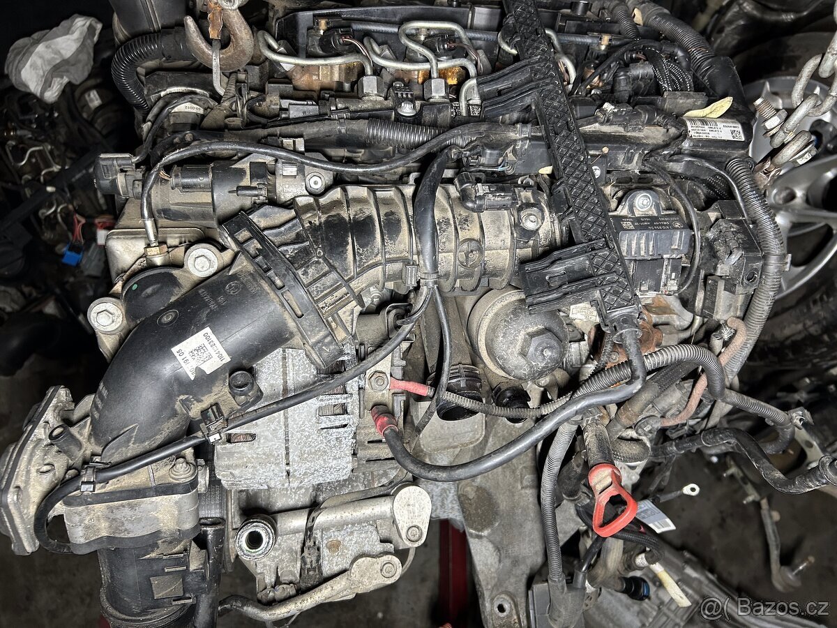 BMW E91 320D díly z motoru N47D20C - 10