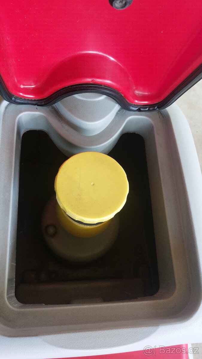 Podlahový mycí stroj Comac Innova 55 B - 10