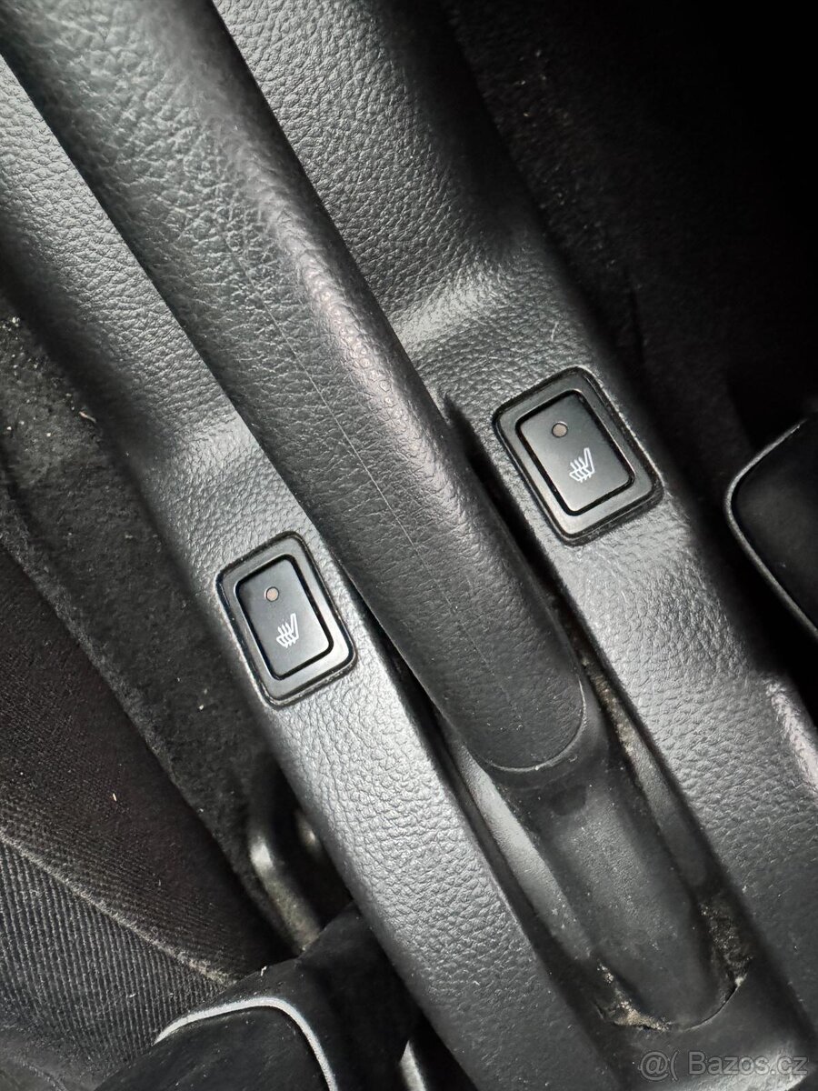 Suzuki Swift 4x4, 1.2 benzin, 2011, nová stk - 10