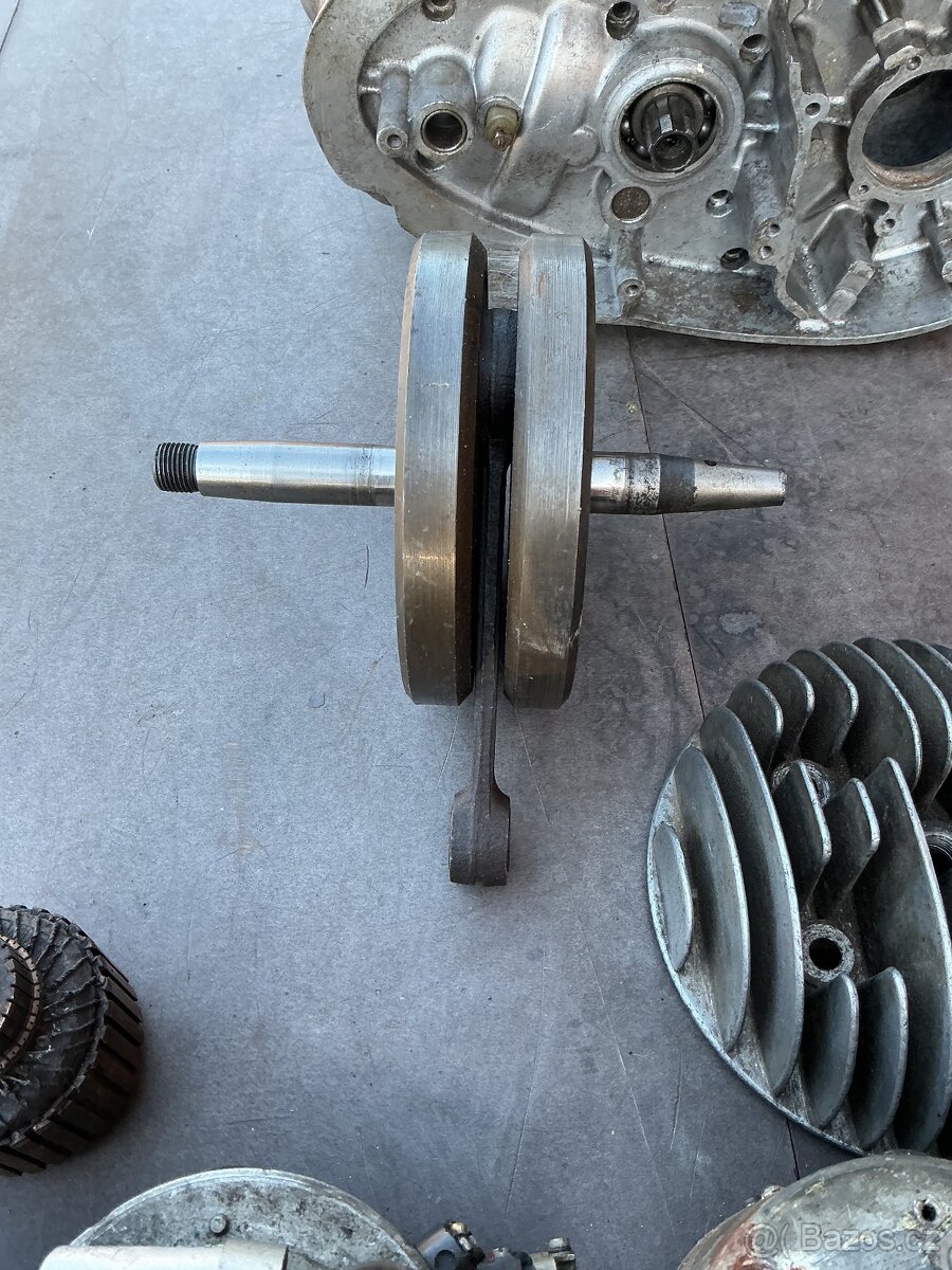 Prodám rozebraný motor Jawa ČZ 175/356 - 10