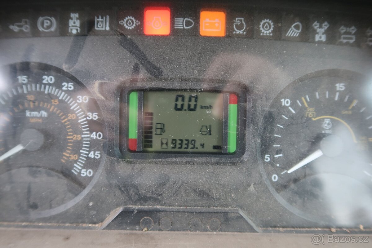 Traktor John Deere s lesnickou nástavbou - 10