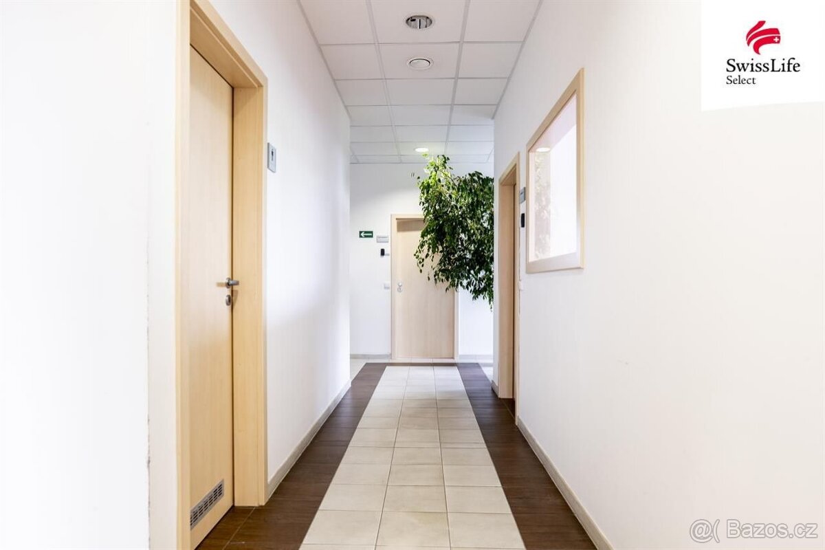 Pronájem kanceláře 119 m2 Lednická, Praha - 10