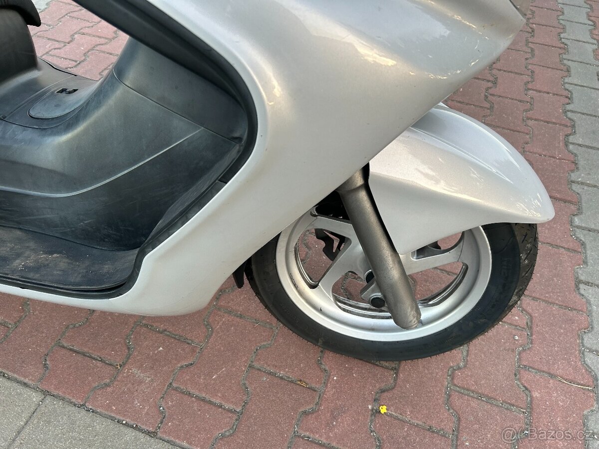 Yamaha YP 400 Majesty 2004 - 10