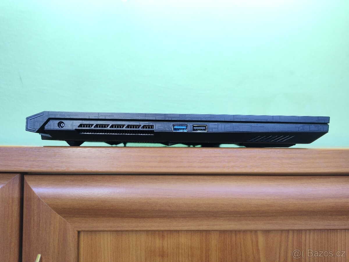 Nepoužitá 17" Katana,RTX-8gb-4.gen Mux,i7-13th,DDR5, M.2 1T - 10