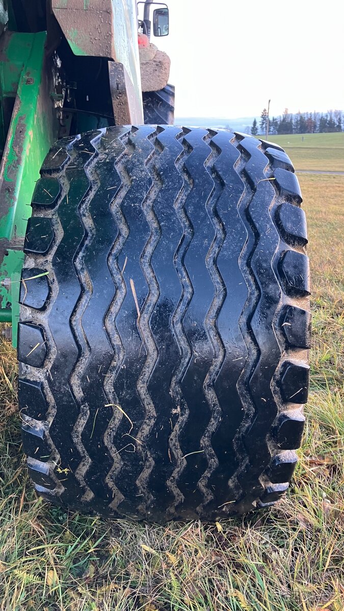 Lis na kulaté balíky John Deere - 10