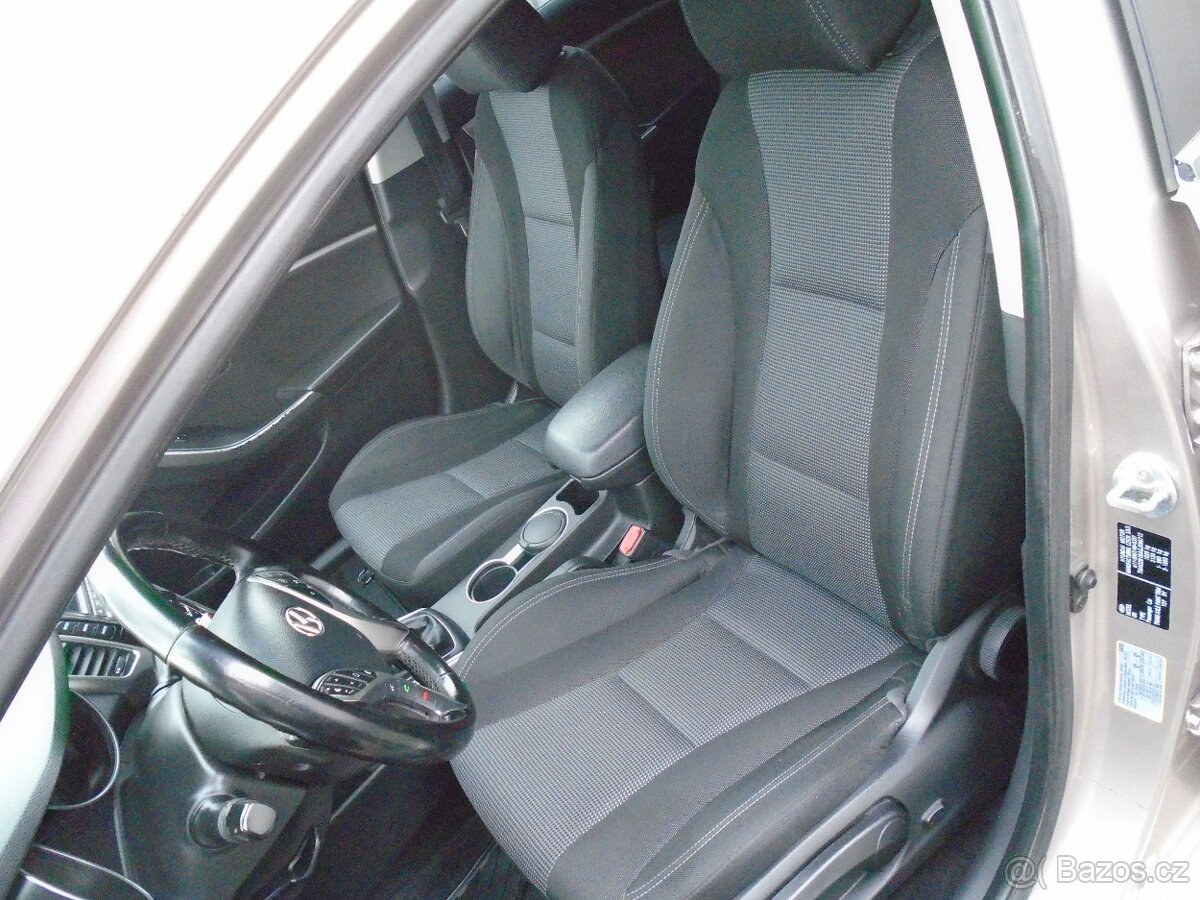 Hyundai i30 1.6 BA+LPG 88kW ČR - 10